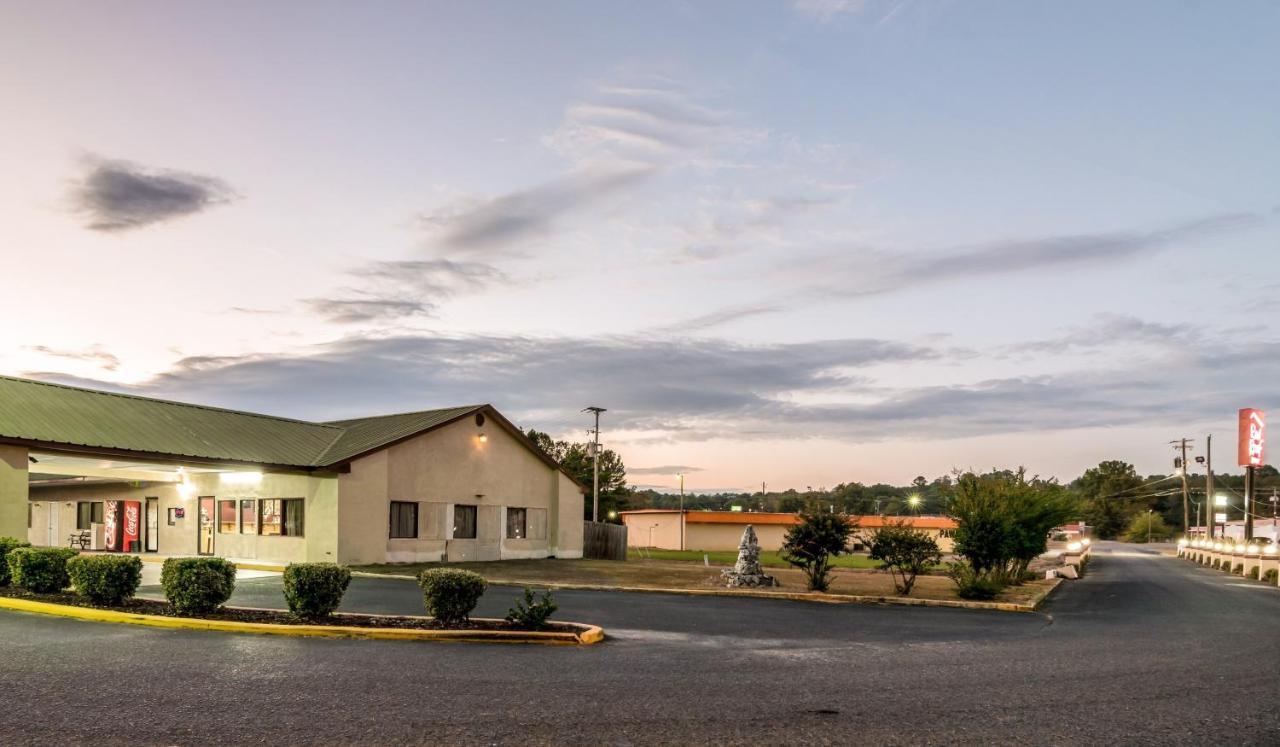 Red Roof Inn Sylacauga Bagian luar foto